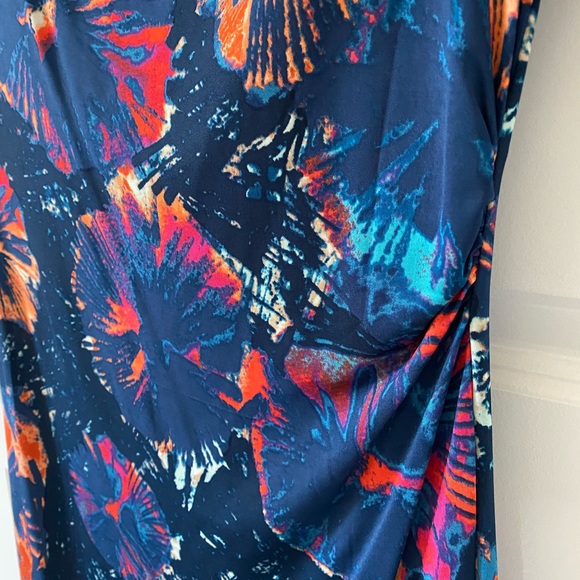 Patterned BCBGMAXAZRIA Bright Coloured Dress - Picture 4 of 4